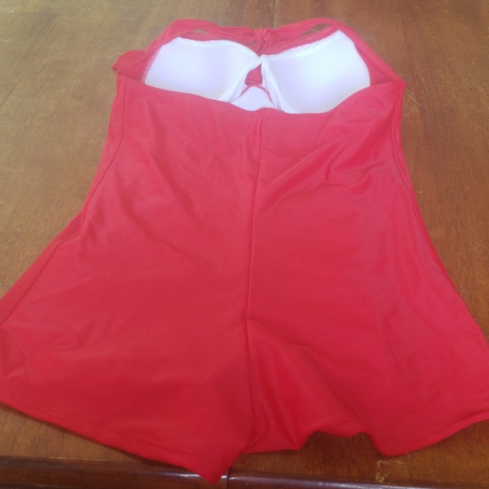 Clothes - Picture 2 of 3